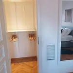 Modernes An Der Frauenkirche * Drezno
