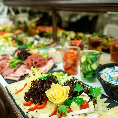 Modernes An Der Frauenkirche * دريسدن