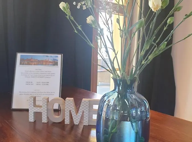 Modernes An Der Frauenkirche