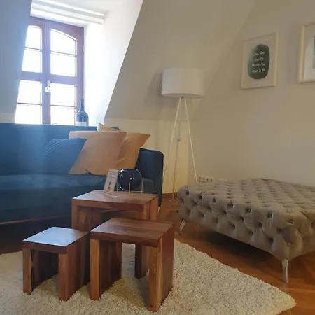 Modernes An Der Frauenkirche *