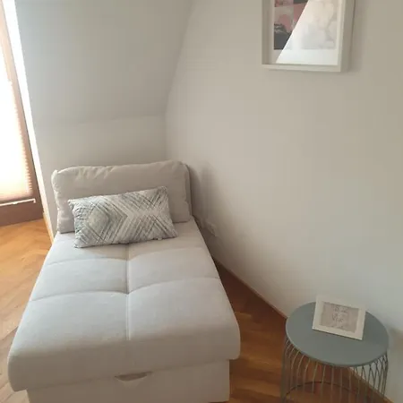 Modernes An Der Frauenkirche * Дрезден