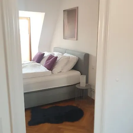 Modernes An Der Frauenkirche Apartment *